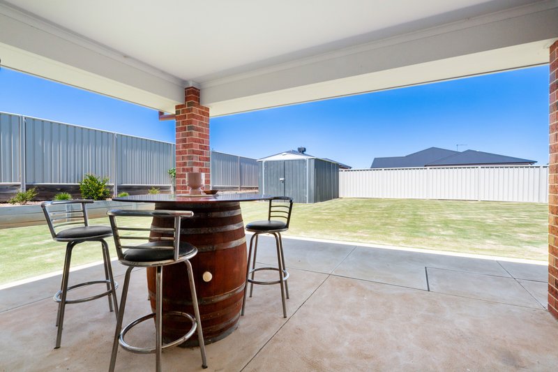 Photo - 22 Drover Place, Thurgoona NSW 2640 - Image 17