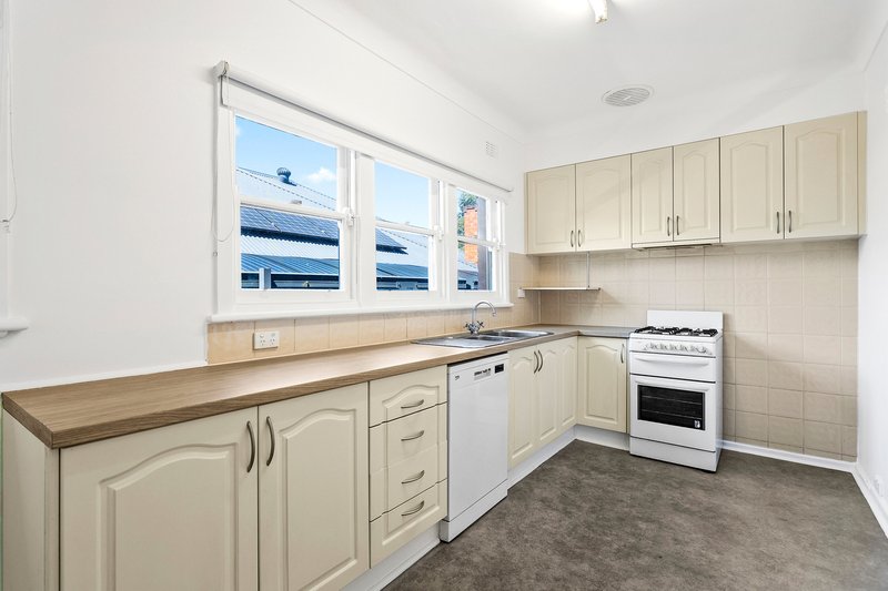 Photo - 22 Dumfries Avenue, Mount Ousley NSW 2519 - Image 2