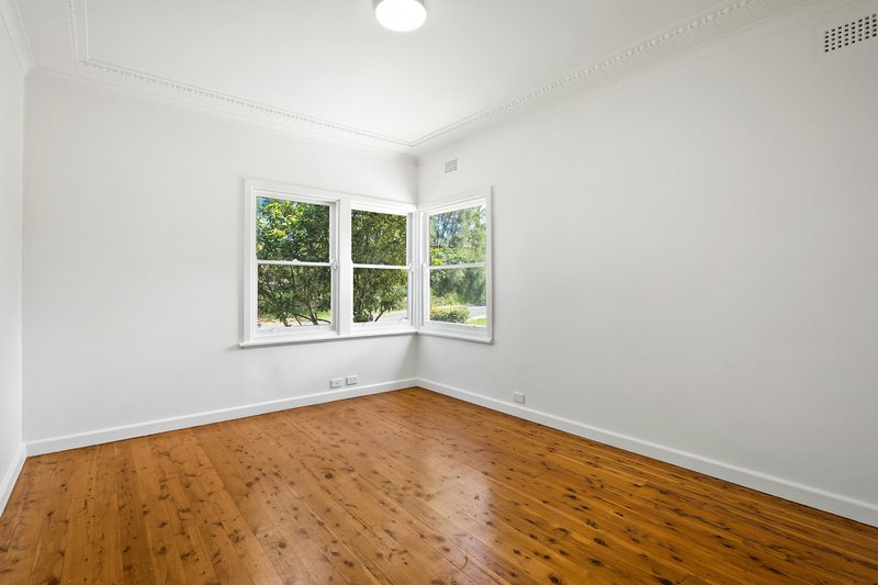 Photo - 22 Dumfries Avenue, Mount Ousley NSW 2519 - Image 4