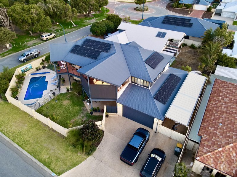 Photo - 22 Dunsborough Court, Dawesville WA 6211 - Image 2