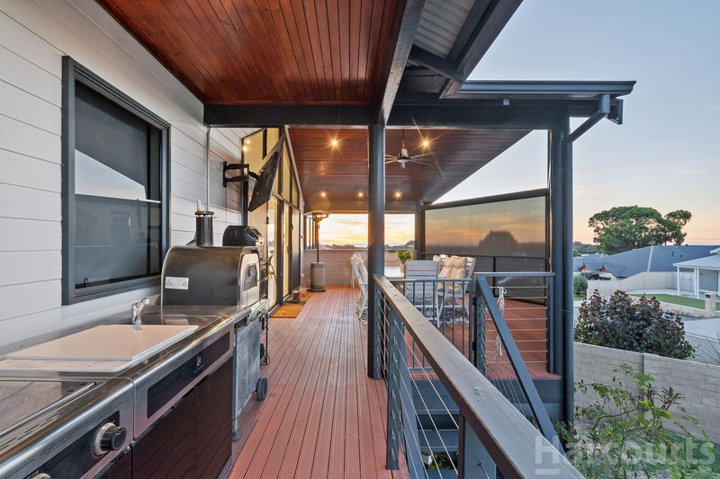 Photo - 22 Dunsborough Court, Dawesville WA 6211 - Image 6