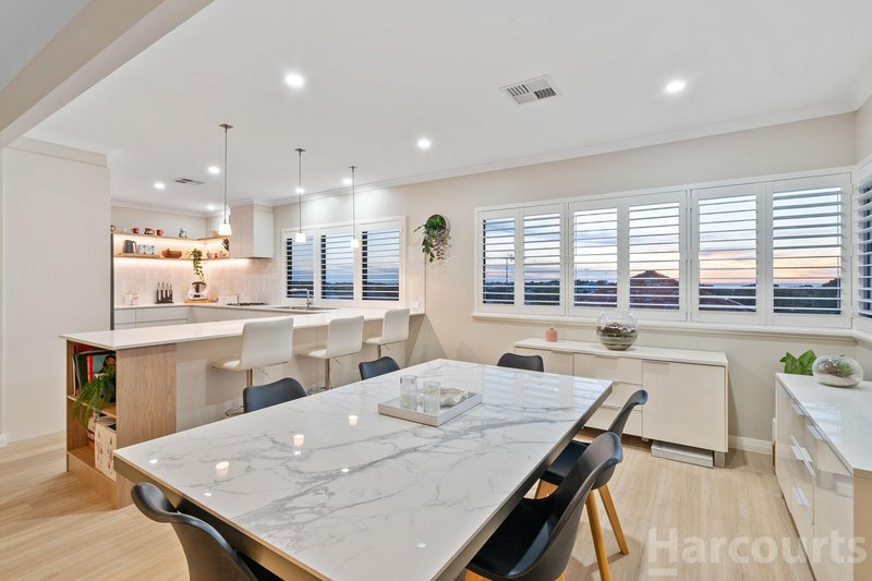 Photo - 22 Dunsborough Court, Dawesville WA 6211 - Image 13