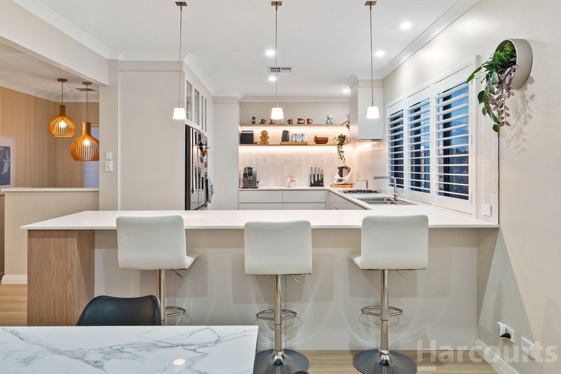 Photo - 22 Dunsborough Court, Dawesville WA 6211 - Image 14