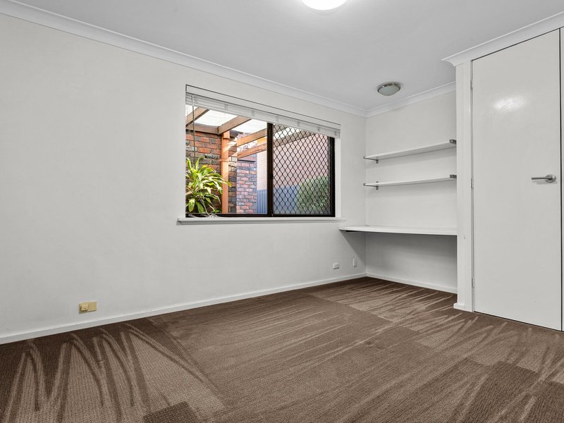 Photo - 22 Earlston Place, Booragoon WA 6154 - Image 13