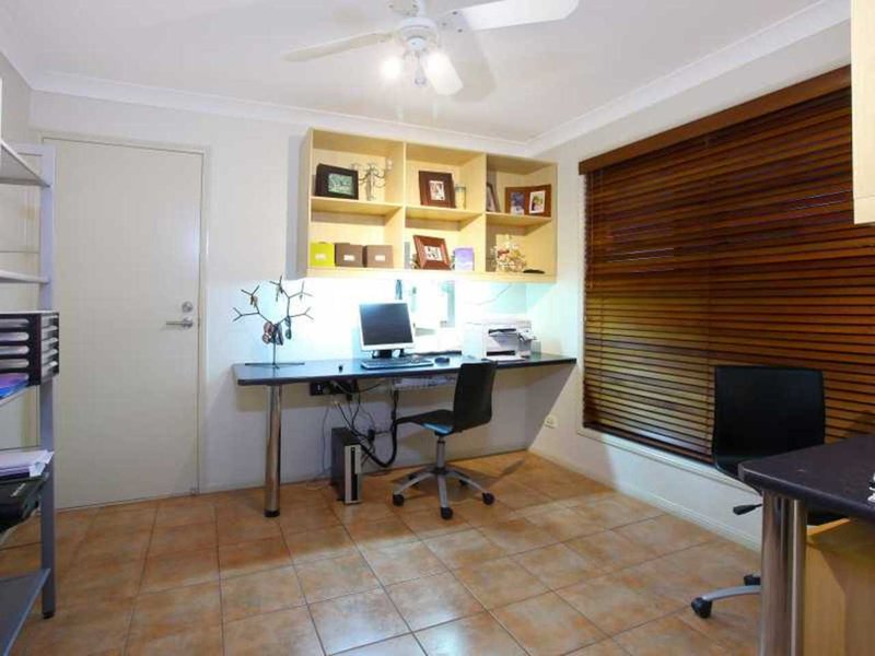 Photo - 22 Easter Crescent, Pacific Pines QLD 4211 - Image 13