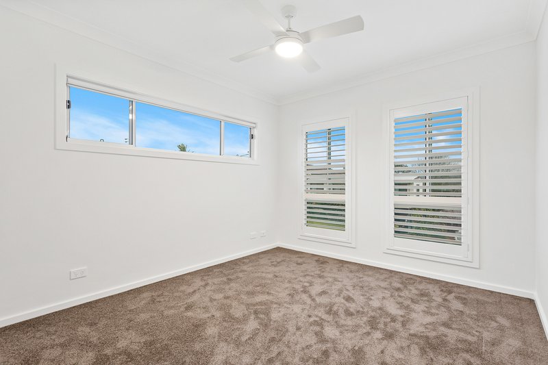 Photo - 22 Eastern Avenue, Shellharbour NSW 2529 - Image 5