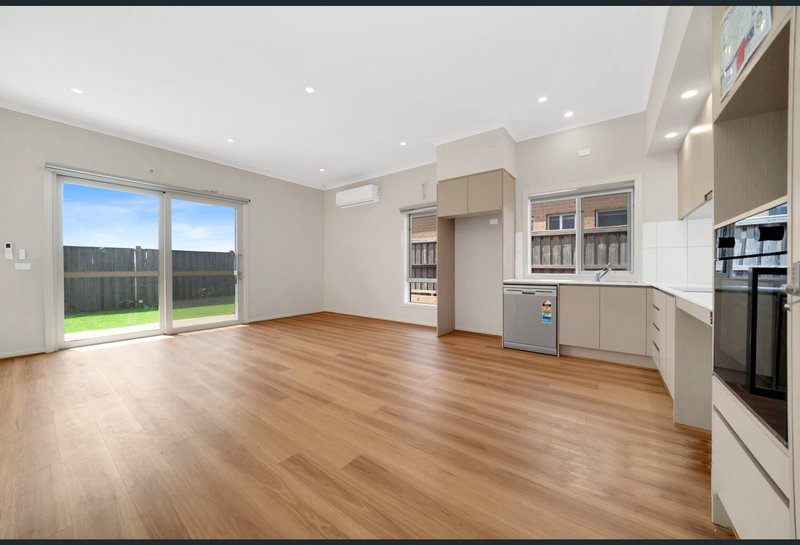 Photo - 22 Echidna Drive, Beveridge VIC 3753 - Image 4