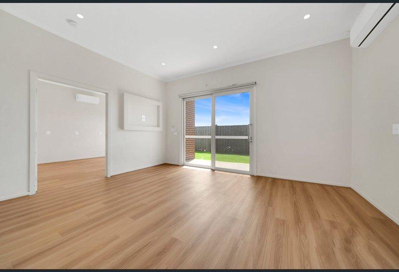 Photo - 22 Echidna Drive, Beveridge VIC 3753 - Image 5