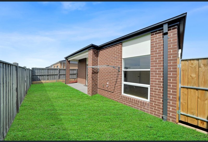 Photo - 22 Echidna Drive, Beveridge VIC 3753 - Image 17