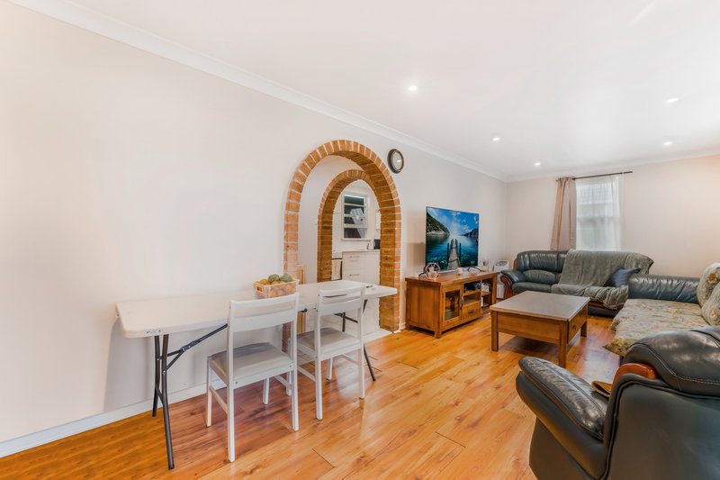 Photo - 22 Edgeworth Place, Cartwright NSW 2168 - Image 3