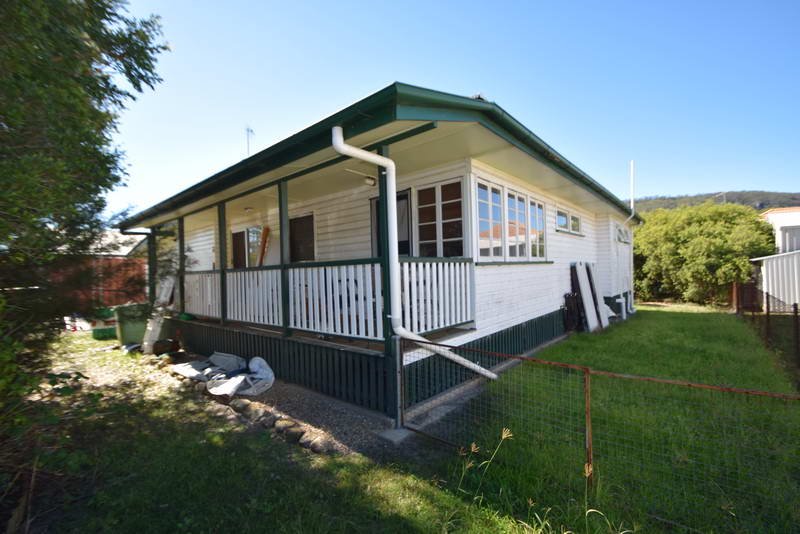 Photo - 22 Edward Street, Esk QLD 4312 - Image 2