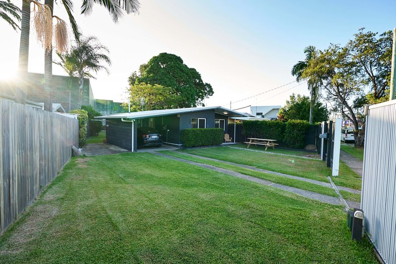 Photo - 22 Egerton Street, Southport QLD 4215 - Image 3