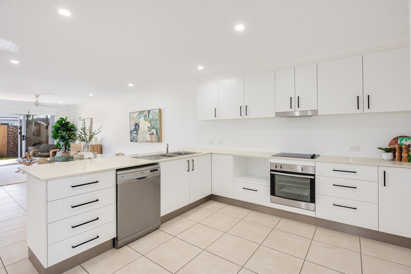 Photo - 2/2 Egret Place, Bli Bli QLD 4560 - Image 2