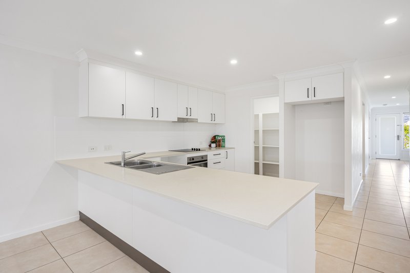 Photo - 2/2 Egret Place, Bli Bli QLD 4560 - Image 6