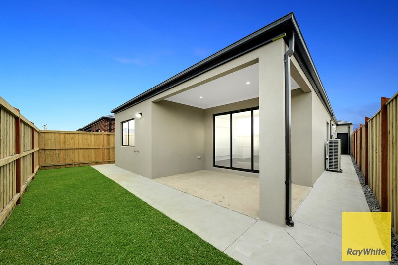 Photo - 22 Elaine Street, Tarneit VIC 3029 - Image 16