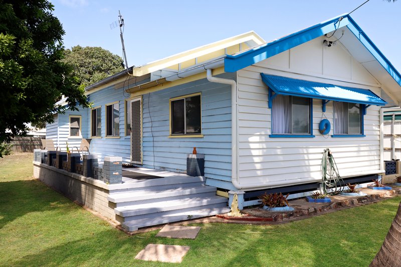 Photo - 22 Elizabeth Street, Urangan QLD 4655 - Image 5