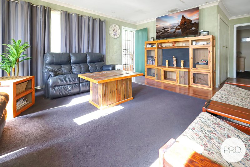 Photo - 22 Elsham Avenue, Orange NSW 2800 - Image 3