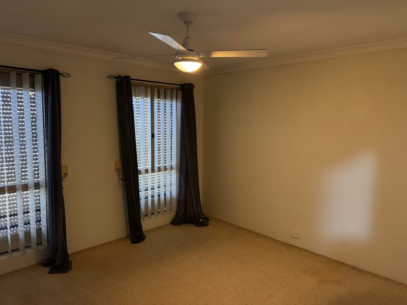Photo - 22 Elvey Place, Usher WA 6230 - Image 4