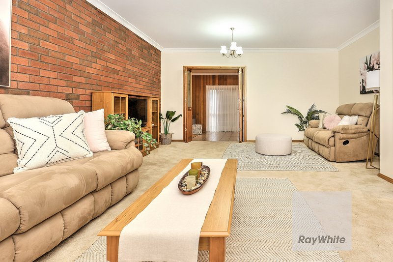 Photo - 22 Erskine Court, Greenvale VIC 3059 - Image 4