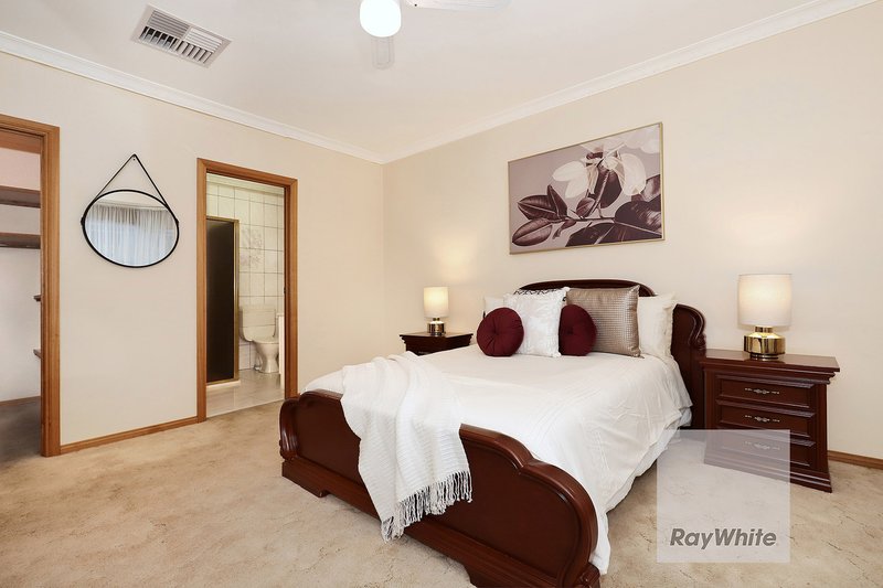 Photo - 22 Erskine Court, Greenvale VIC 3059 - Image 10