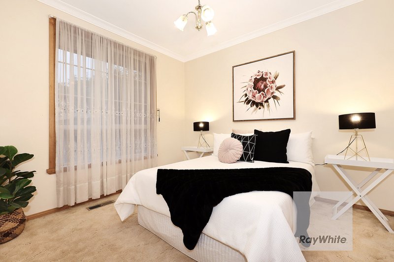 Photo - 22 Erskine Court, Greenvale VIC 3059 - Image 12