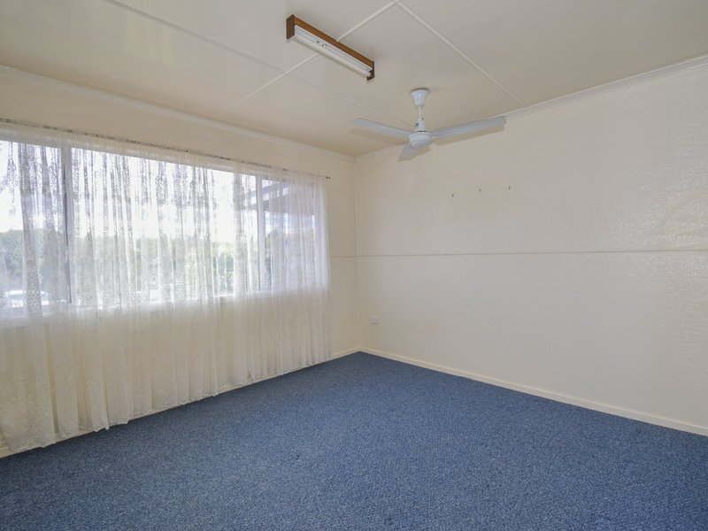 Photo - 22 Evenden Street, Warwick QLD 4370 - Image 6