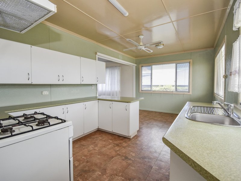 Photo - 22 Evenden Street, Warwick QLD 4370 - Image 10