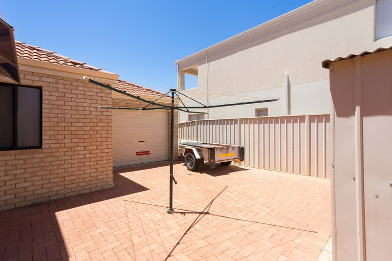 Photo - 22 Fairbairn Road, Coogee WA 6166 - Image 18