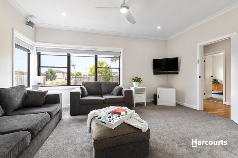 Photo - 22 Fairlie Street, Hamlyn Heights VIC 3215 - Image 2