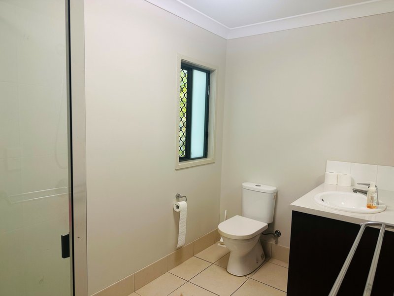 Photo - 2/2 Fairway Avenue, Rocky Point QLD 4874 - Image 17