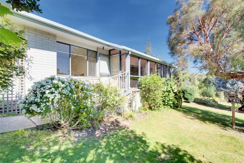 Photo - 22 Fairway Drive, Kingston TAS 7050 - Image 3