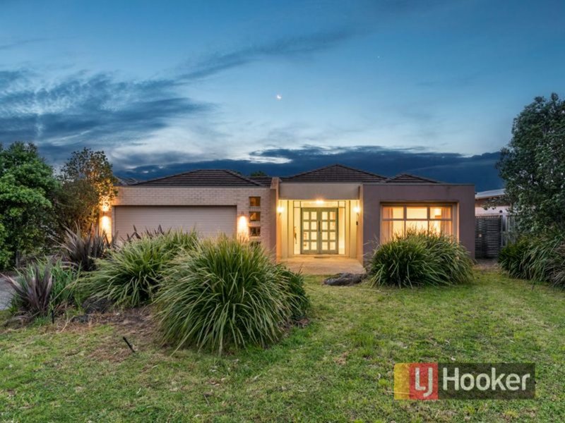 Photo - 22 Fairways Boulevard, Cranbourne North VIC 3977 - Image 16