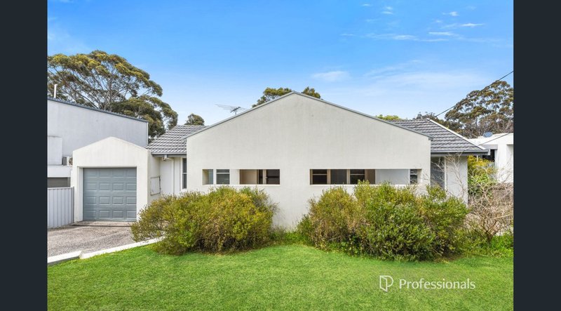 Photo - 22 Falconer Street, Glen Waverley VIC 3150 - Image 3