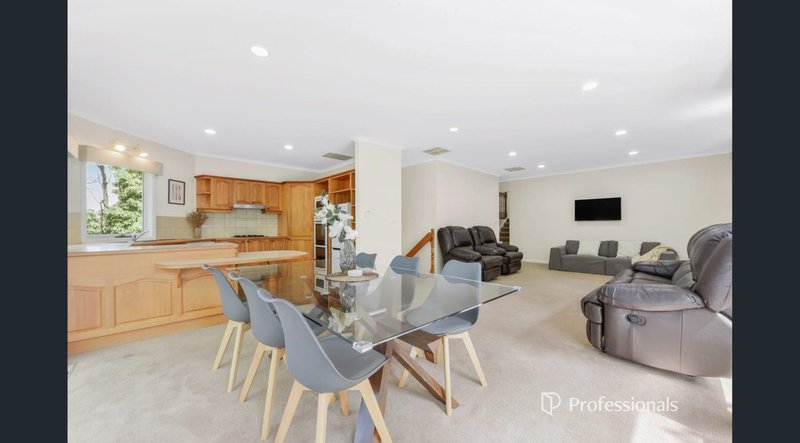 Photo - 22 Falconer Street, Glen Waverley VIC 3150 - Image 7