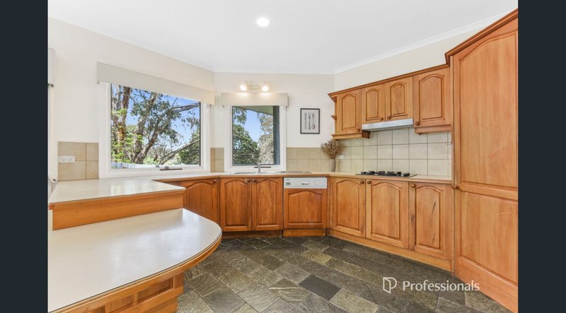 Photo - 22 Falconer Street, Glen Waverley VIC 3150 - Image 8