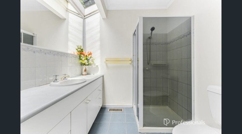 Photo - 22 Falconer Street, Glen Waverley VIC 3150 - Image 9