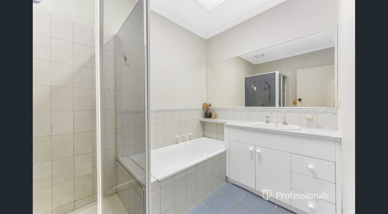 Photo - 22 Falconer Street, Glen Waverley VIC 3150 - Image 10