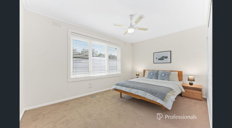 Photo - 22 Falconer Street, Glen Waverley VIC 3150 - Image 11