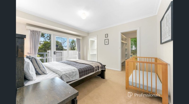 Photo - 22 Falconer Street, Glen Waverley VIC 3150 - Image 13
