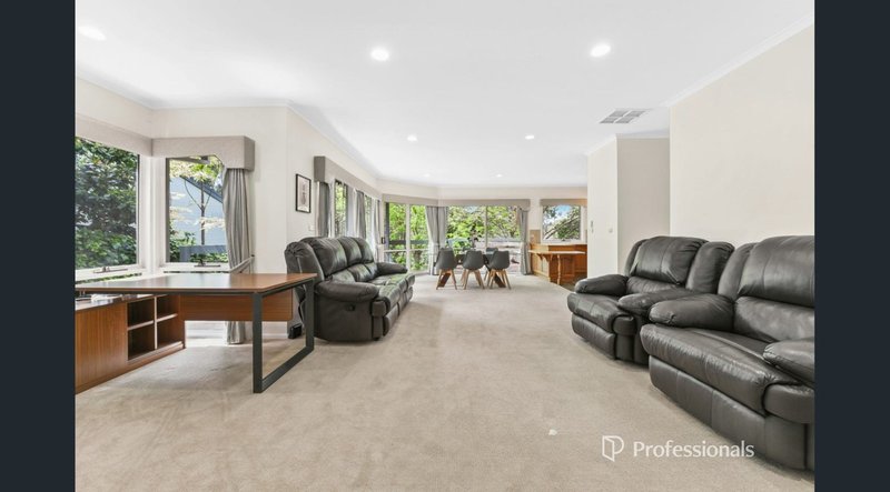 Photo - 22 Falconer Street, Glen Waverley VIC 3150 - Image 14