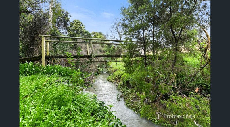 Photo - 22 Falconer Street, Glen Waverley VIC 3150 - Image 17