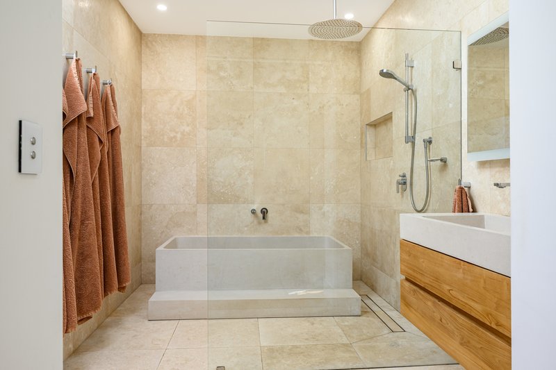 Photo - 22 Faye Avenue, Blakehurst NSW 2221 - Image 9