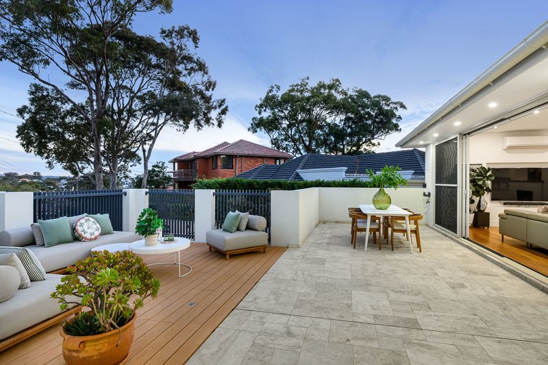 Photo - 22 Faye Avenue, Blakehurst NSW 2221 - Image 11