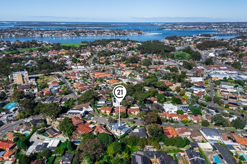 Photo - 22 Faye Avenue, Blakehurst NSW 2221 - Image 13
