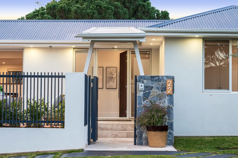 Photo - 22 Faye Avenue, Blakehurst NSW 2221 - Image 15