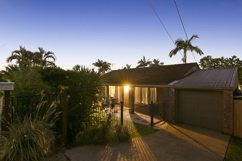 Photo - 22 Ferndown Street, Alexandra Hills QLD 4161 - Image 2