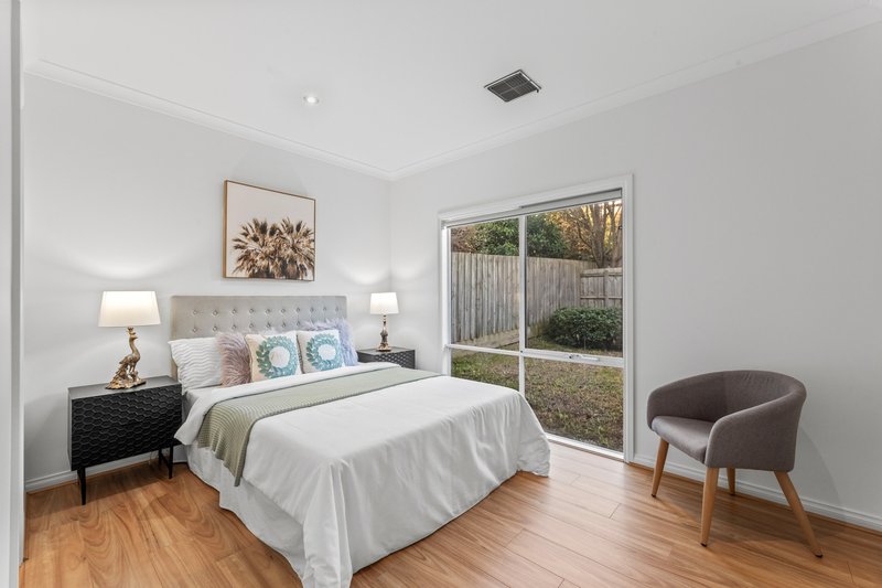 Photo - 2/2 Finch Street, Burwood VIC 3125 - Image 5