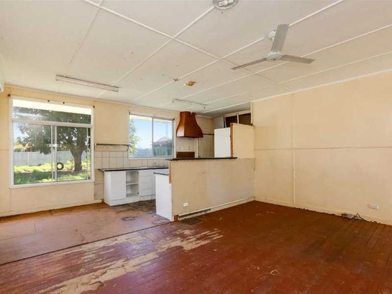 Photo - 22 Finschafen Street, Mount Isa QLD 4825 - Image 2