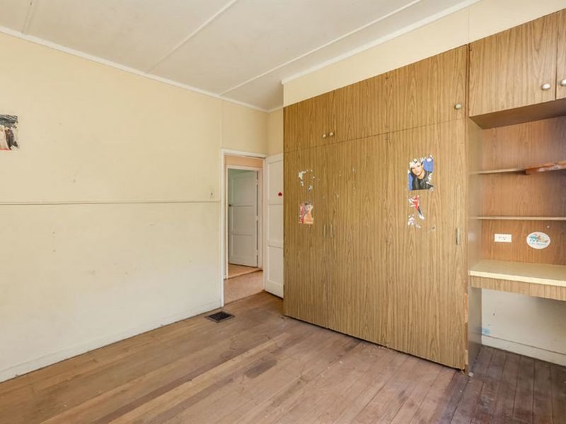 Photo - 22 Finschafen Street, Mount Isa QLD 4825 - Image 7