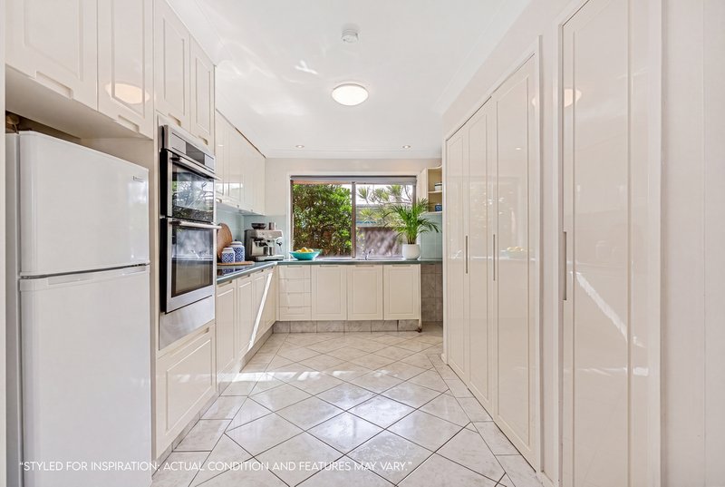 Photo - 22 Firmin Court, Mermaid Waters QLD 4218 - Image 4